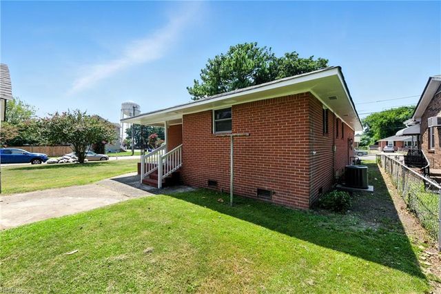 2411 Effingham ST, Portsmouth, VA 23704