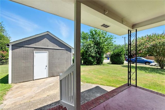 2411 Effingham ST, Portsmouth, VA 23704