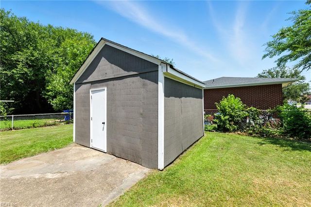 2411 Effingham ST, Portsmouth, VA 23704