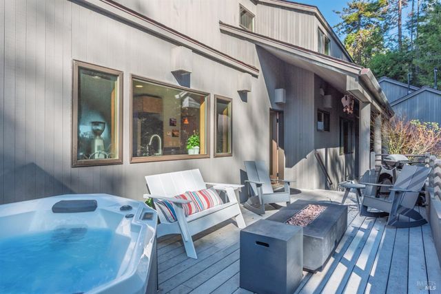 135 Larkspur Close, The Sea Ranch, CA 95497