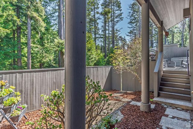 135 Larkspur Close, The Sea Ranch, CA 95497