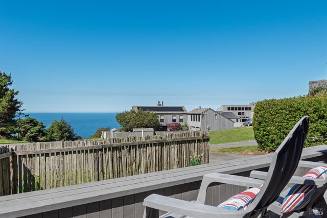 135 Larkspur Close, The Sea Ranch, CA 95497