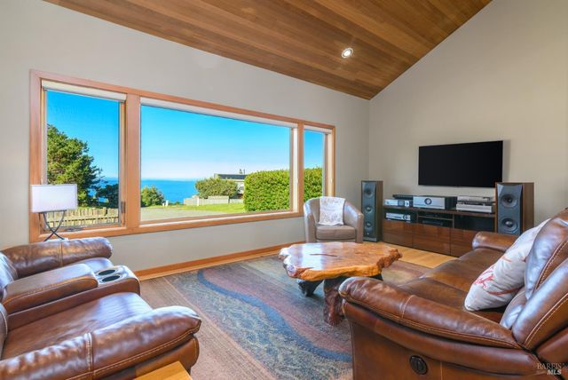 135 Larkspur Close, The Sea Ranch, CA 95497