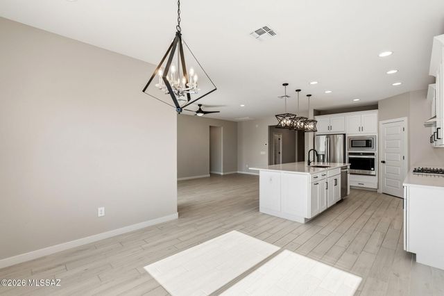 11397 N Baja Place, Oro Valley, AZ 85742