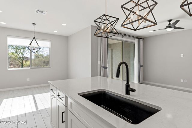11397 N Baja Place, Oro Valley, AZ 85742