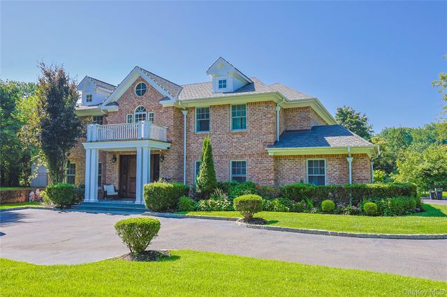 640 Bryant Avenue, Roslyn Harbor, NY 11576