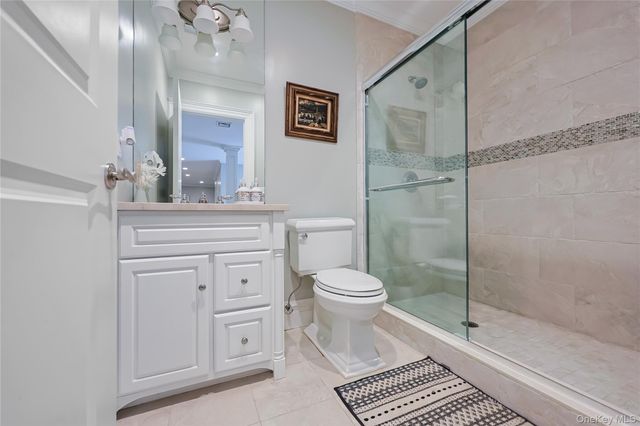 640 Bryant Avenue, Roslyn Harbor, NY 11576