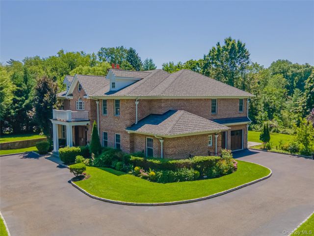 640 Bryant Avenue, Roslyn Harbor, NY 11576