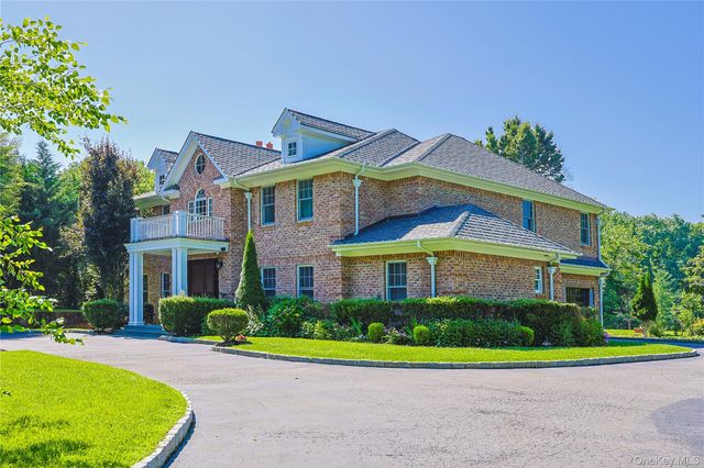 640 Bryant Avenue, Roslyn Harbor, NY 11576