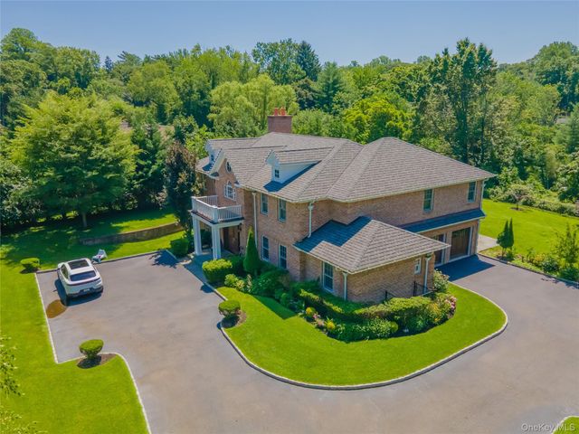 640 Bryant Avenue, Roslyn Harbor, NY 11576