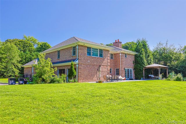 640 Bryant Avenue, Roslyn Harbor, NY 11576
