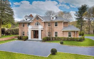 640 Bryant Avenue, Roslyn Harbor, NY 11576
