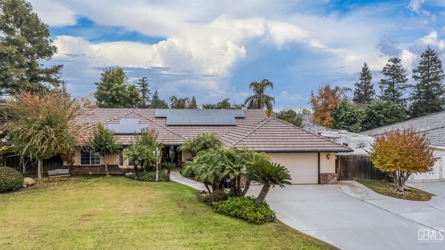 4908 Laurel Springs Drive, Bakersfield, CA 93308