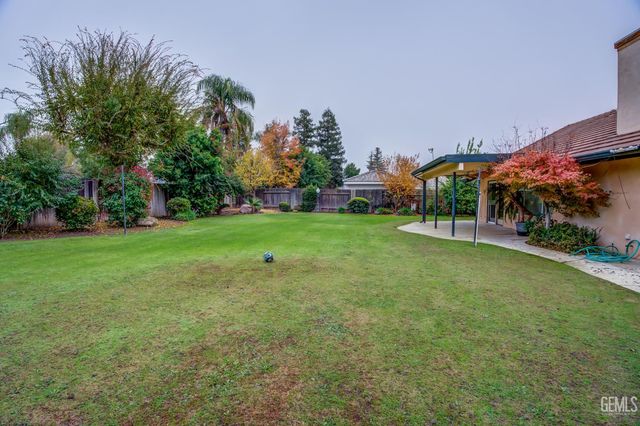 4908 Laurel Springs Drive, Bakersfield, CA 93308