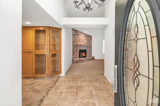 4908 Laurel Springs Drive, Bakersfield, CA 93308