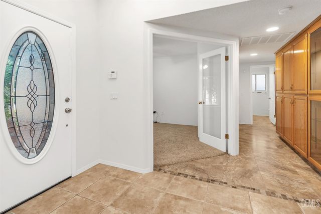 4908 Laurel Springs Drive, Bakersfield, CA 93308