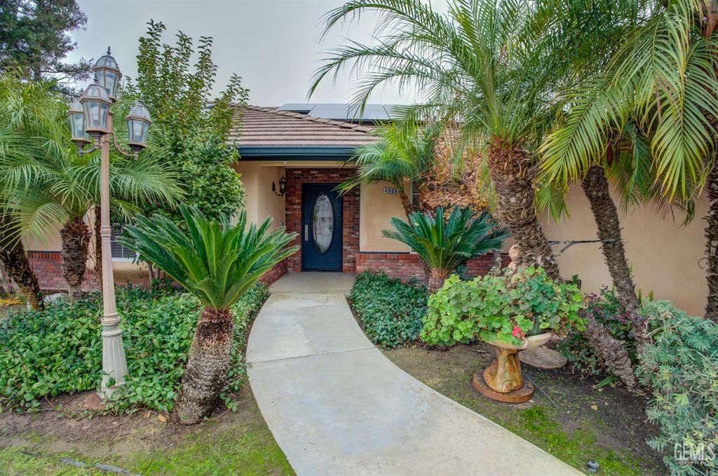 4908 Laurel Springs Drive, Bakersfield, CA 93308