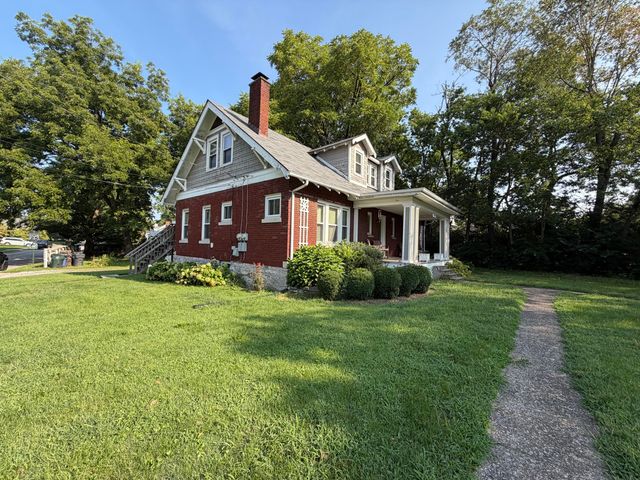 1909 Nicholasville Road, Lexington, KY 40503
