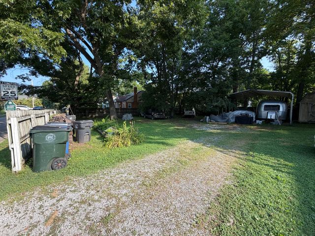 1909 Nicholasville Road, Lexington, KY 40503