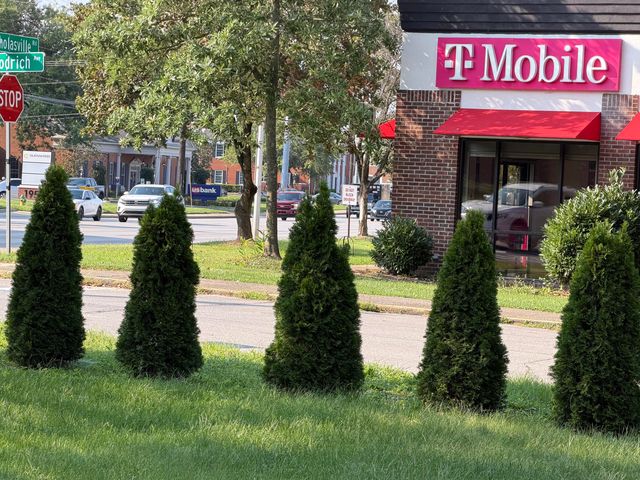 1909 Nicholasville Road, Lexington, KY 40503