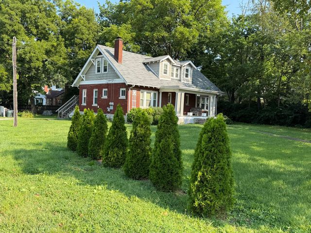 1909 Nicholasville Road, Lexington, KY 40503
