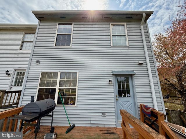 6920 HOVINGHAM CT, Centreville, VA 20121