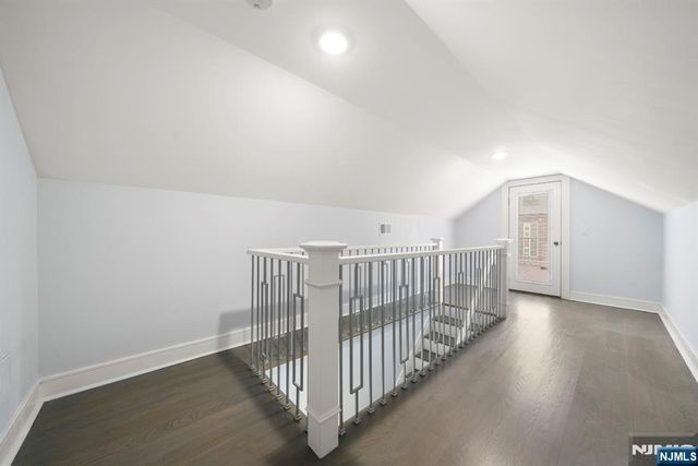 37 Winterburn Place, Edgewater, NJ 07020