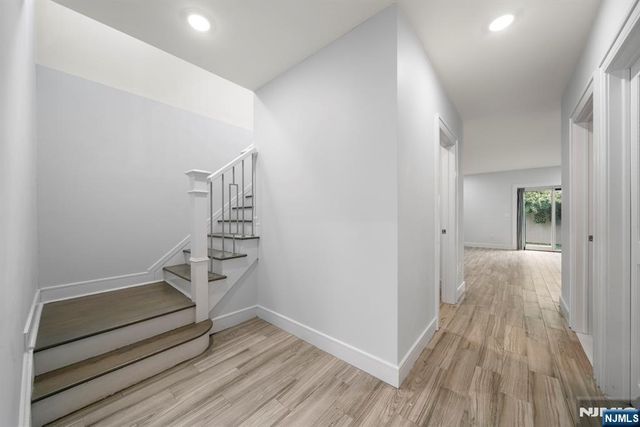 37 Winterburn Place, Edgewater, NJ 07020