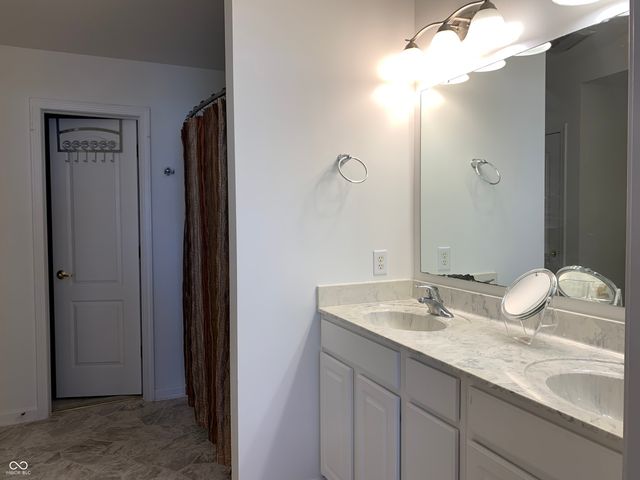 1350 Hamilton Drive, Greenwood, IN 46143