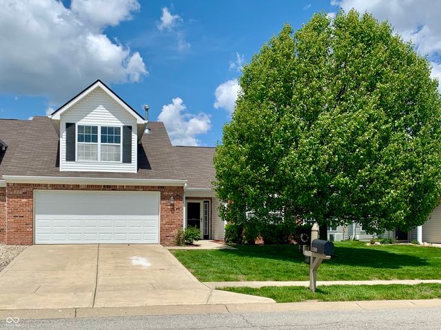 1350 Hamilton Drive, Greenwood, IN 46143
