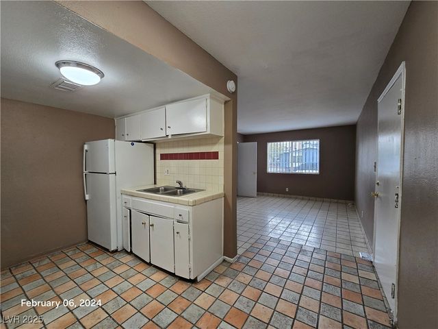 505 McKellar Circle 01, Las Vegas, NV 89119