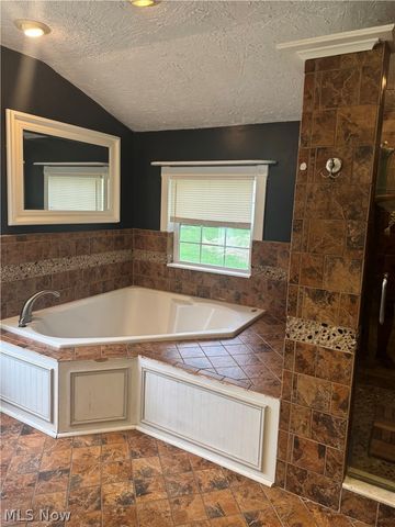 3946 Dunton Road, Lorain, OH 44055