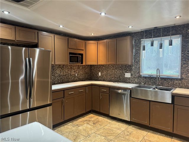 3946 Dunton Road, Lorain, OH 44055