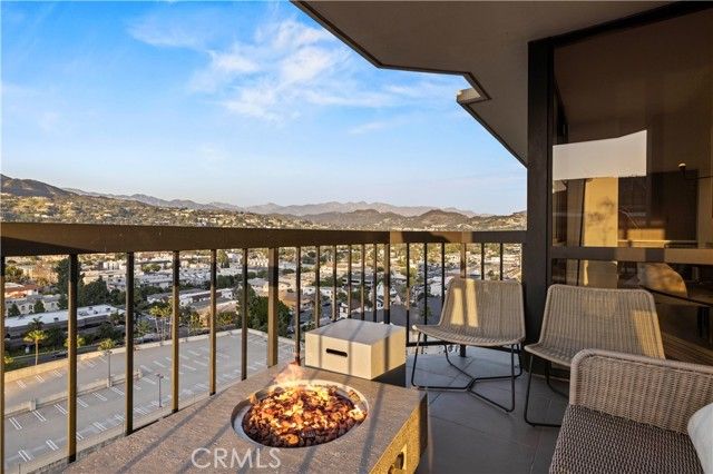 222 Monterey 1402, Glendale, CA 91206