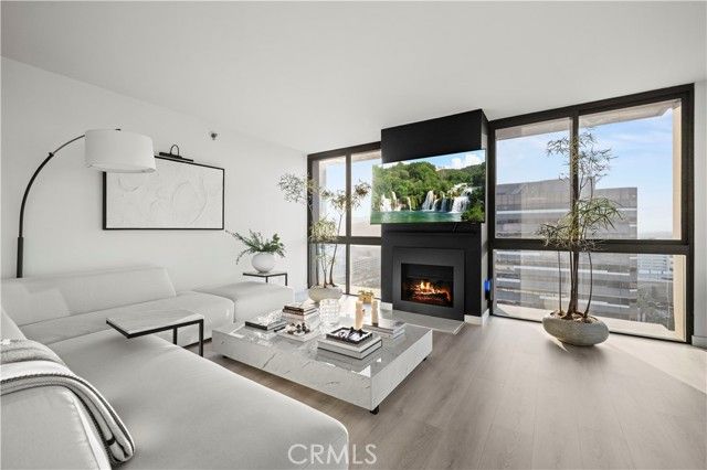 222 Monterey 1402, Glendale, CA 91206