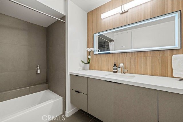 222 Monterey 1402, Glendale, CA 91206