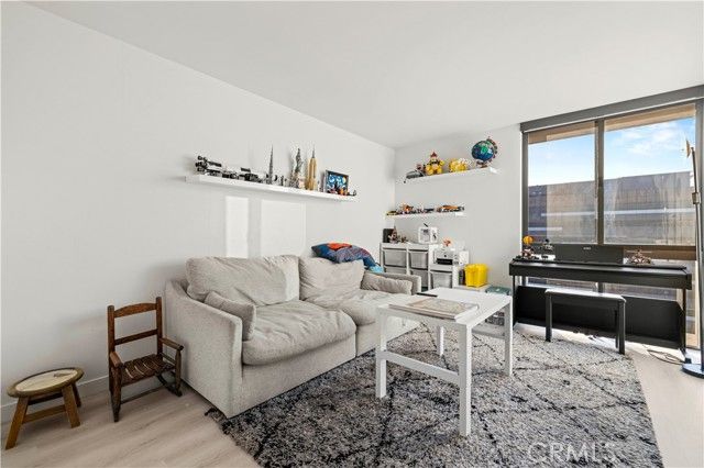 222 Monterey 1402, Glendale, CA 91206