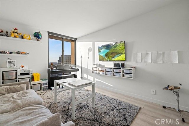 222 Monterey 1402, Glendale, CA 91206