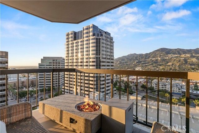 222 Monterey 1402, Glendale, CA 91206