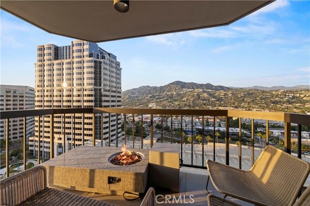 222 Monterey 1402, Glendale, CA 91206