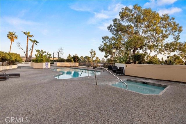 222 Monterey 1402, Glendale, CA 91206