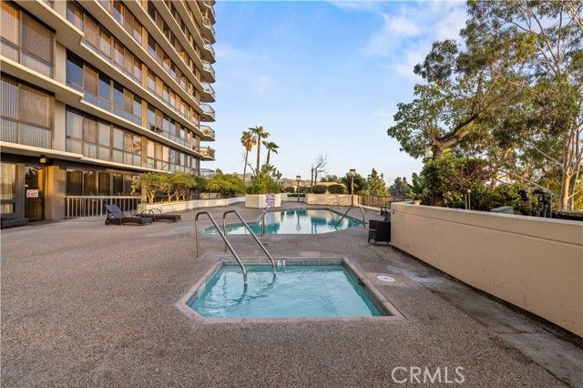 222 Monterey 1402, Glendale, CA 91206