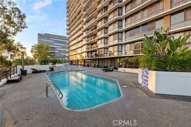 222 Monterey 1402, Glendale, CA 91206