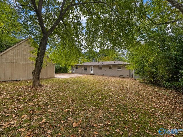 3902 NW Lakeview Drive, Huntsville, AL 35810