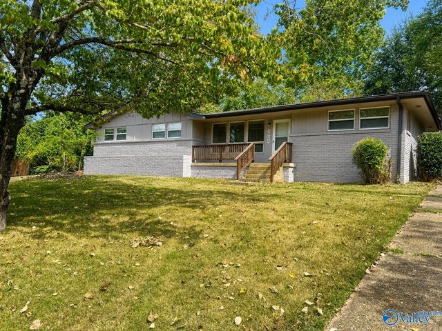 3902 NW Lakeview Drive, Huntsville, AL 35810