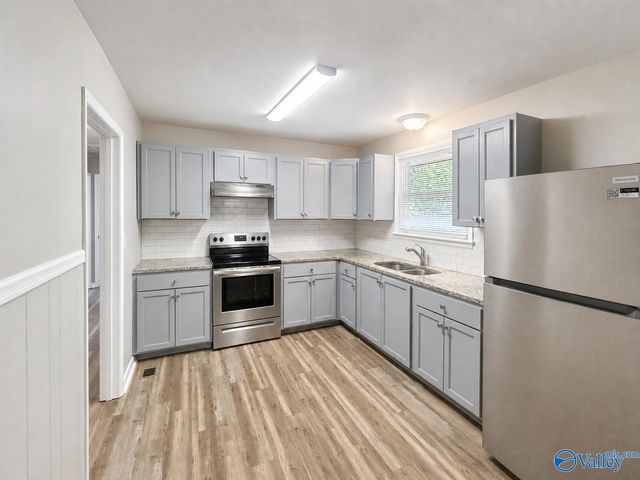 3902 NW Lakeview Drive, Huntsville, AL 35810