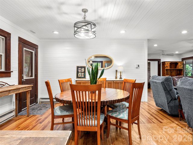 206 Chestnut Hill Road, Gerton, NC 28735