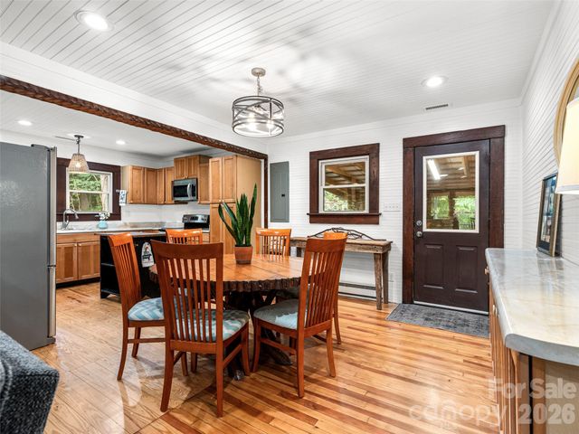 206 Chestnut Hill Road, Gerton, NC 28735