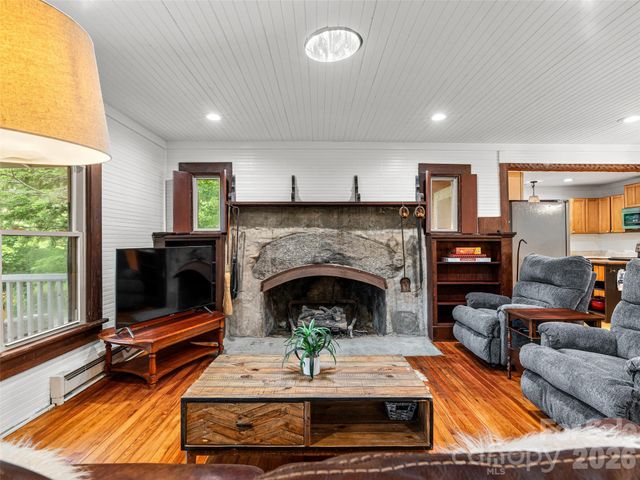 206 Chestnut Hill Road, Gerton, NC 28735