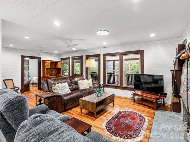 206 Chestnut Hill Road, Gerton, NC 28735